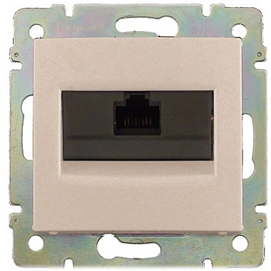 Розетка информационная скрытой установки1*RJ45 CAT UTP крем LEGRAND